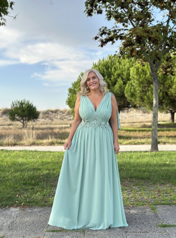 Vestido Capa Cintura Flores Curvy