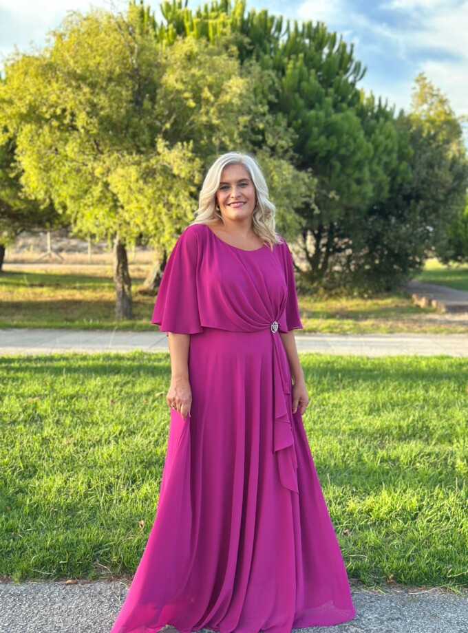 Vestido Capa Broche Flor Curvy