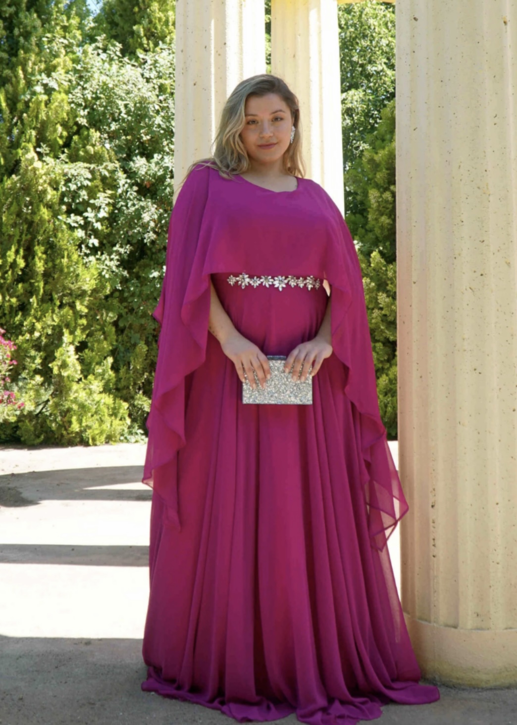Vestido Capa Larga Aplique Brillos Curvy