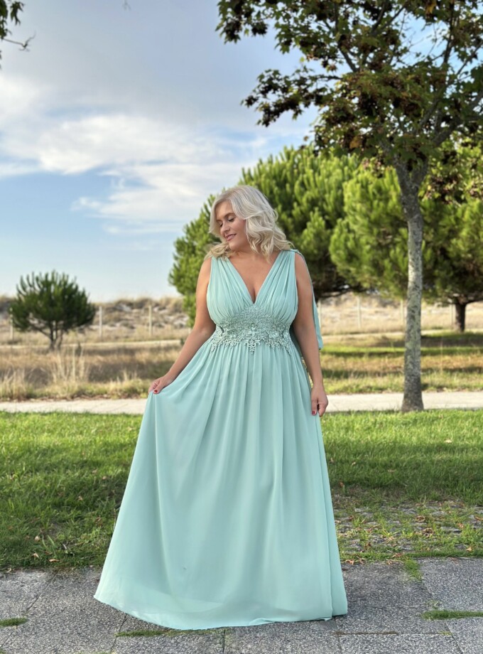 Vestido Capa Cintura Flores Curvy