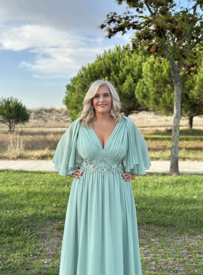 Vestido Capa Cintura Flores Curvy