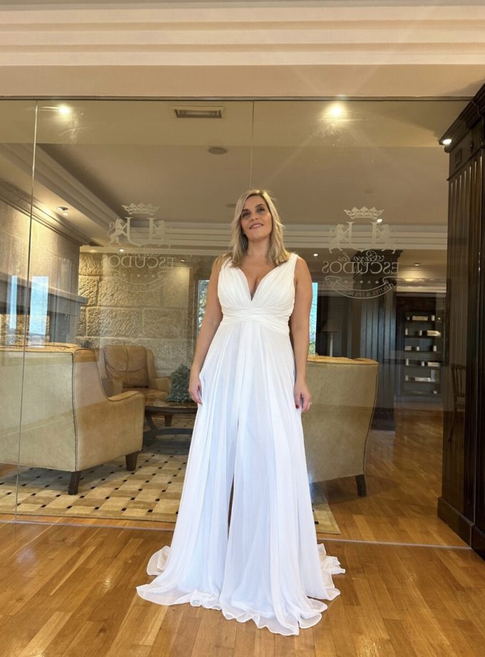 Vestido Dalia Escote Curvy Novia