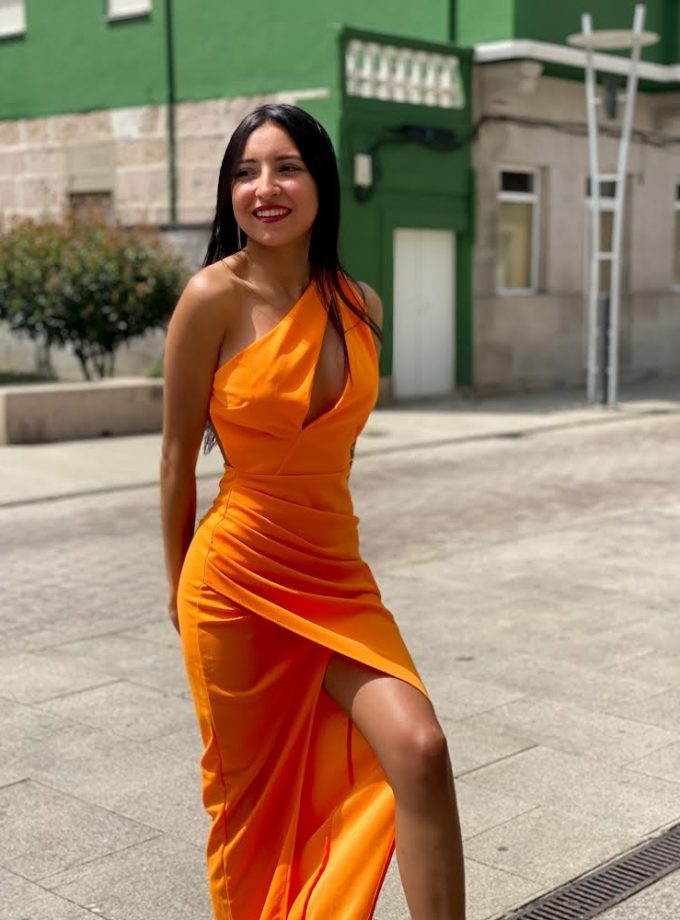 Vestido Yakarta Asimetrico Abertura