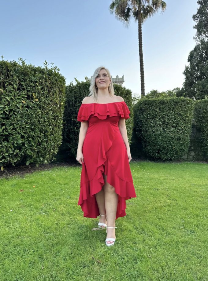 Vestido Volantes Hombros Abertura