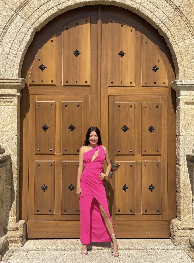 Vestido Yakarta Asimetrico Abertura