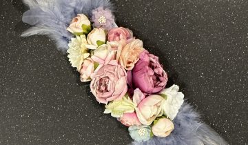 Cinturón Floral Elástico Plumas Plata