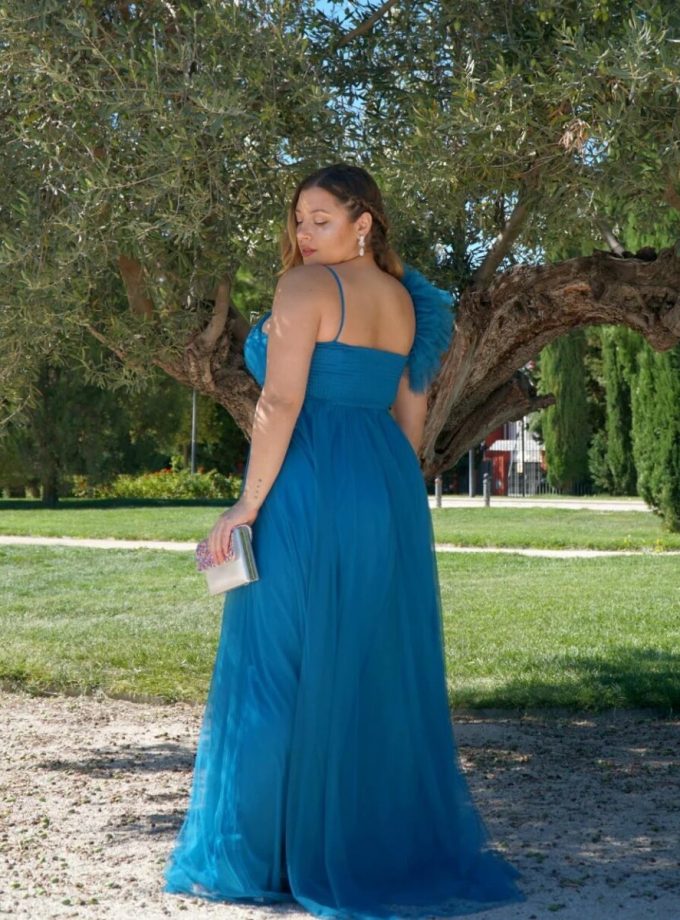 Vestido Tul Abertura Hombro