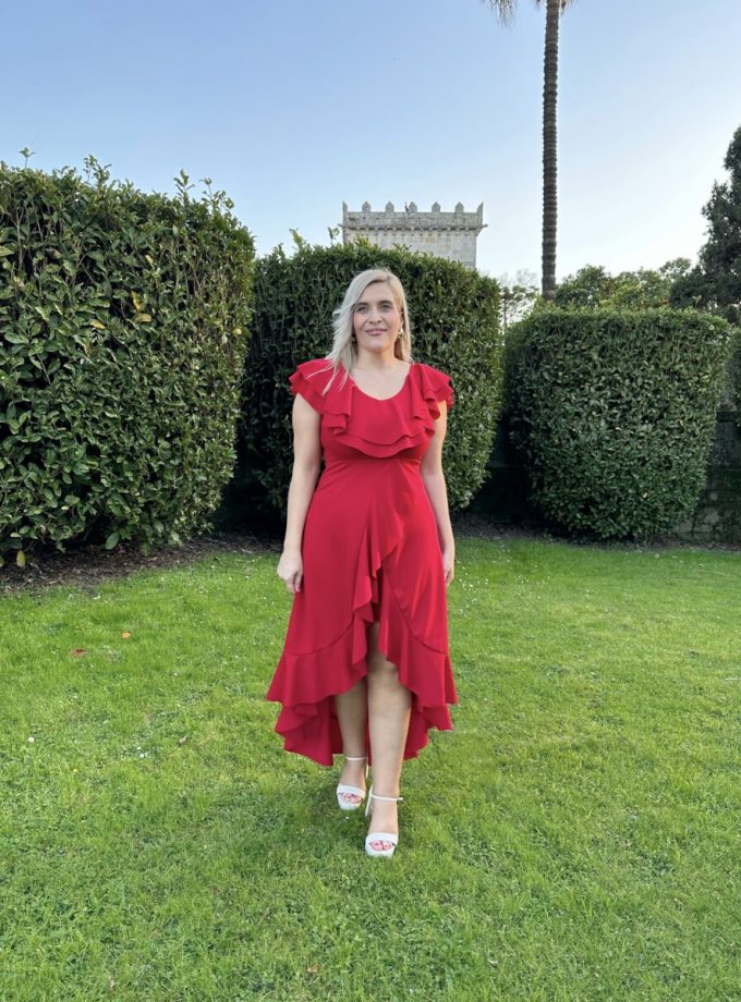 Vestido Volantes Hombros Abertura