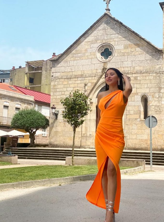 Vestido Yakarta Asimetrico Abertura