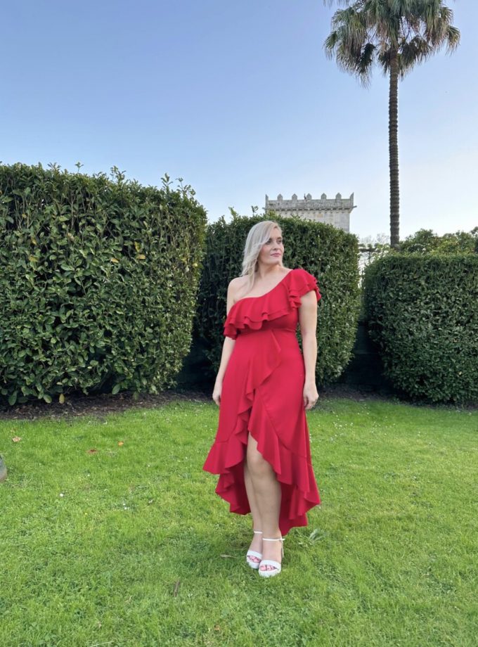 Vestido Volantes Hombros Abertura