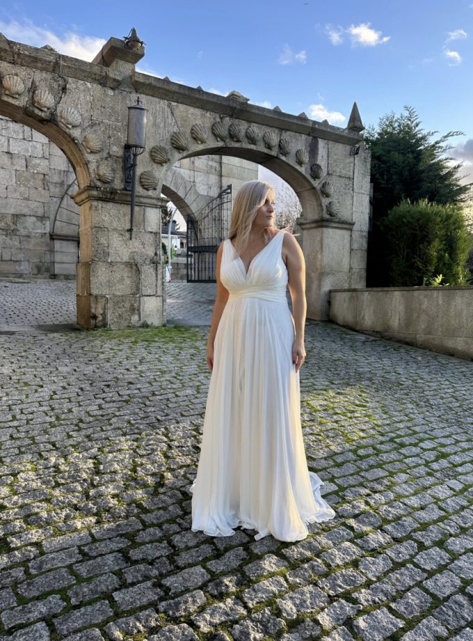 Vestido Dalia Escote Curvy Novia