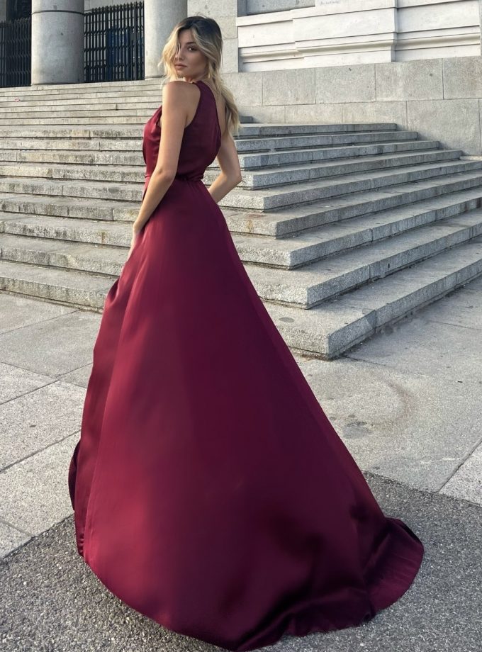 Vestido Asimétrico Seda Cola