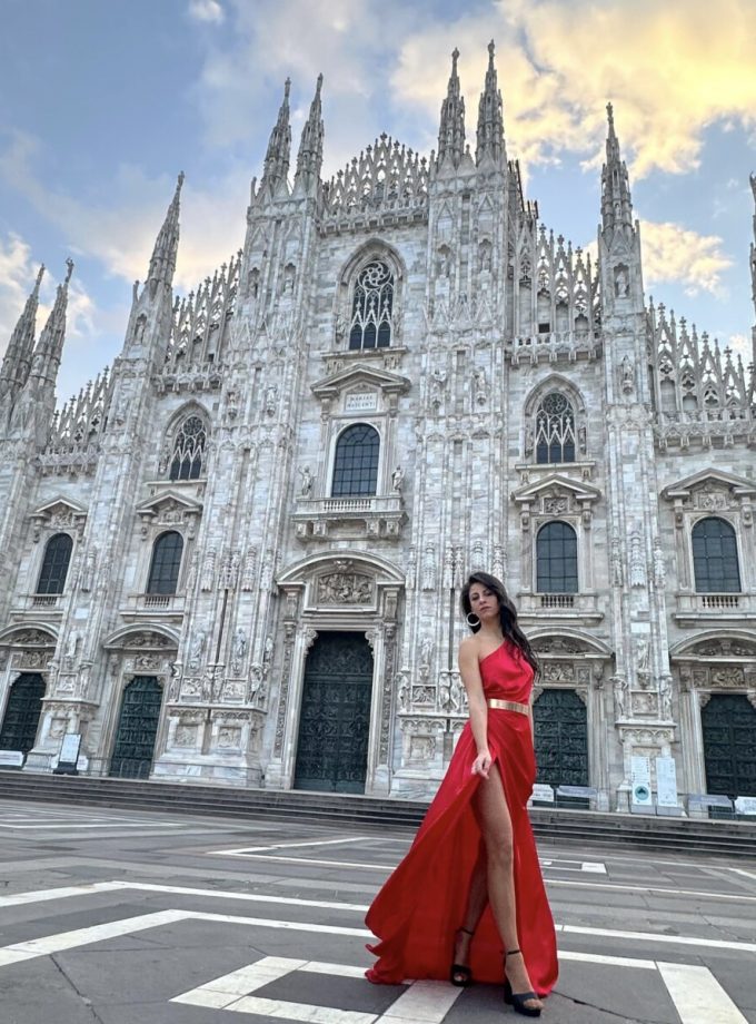 Vestido Asimétrico Seda Cola