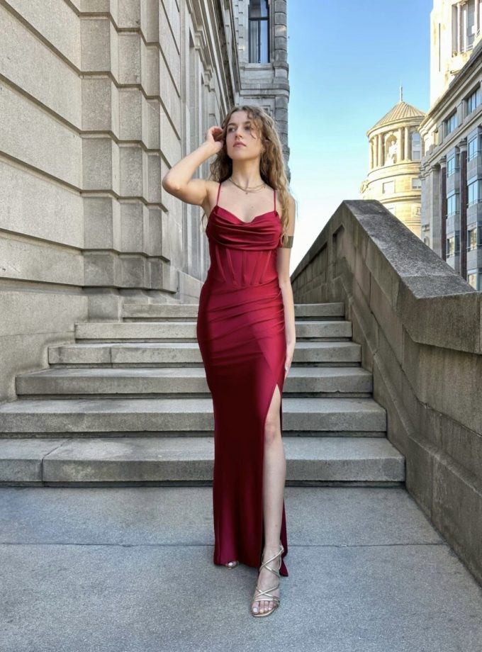 Vestido Seda Varillas