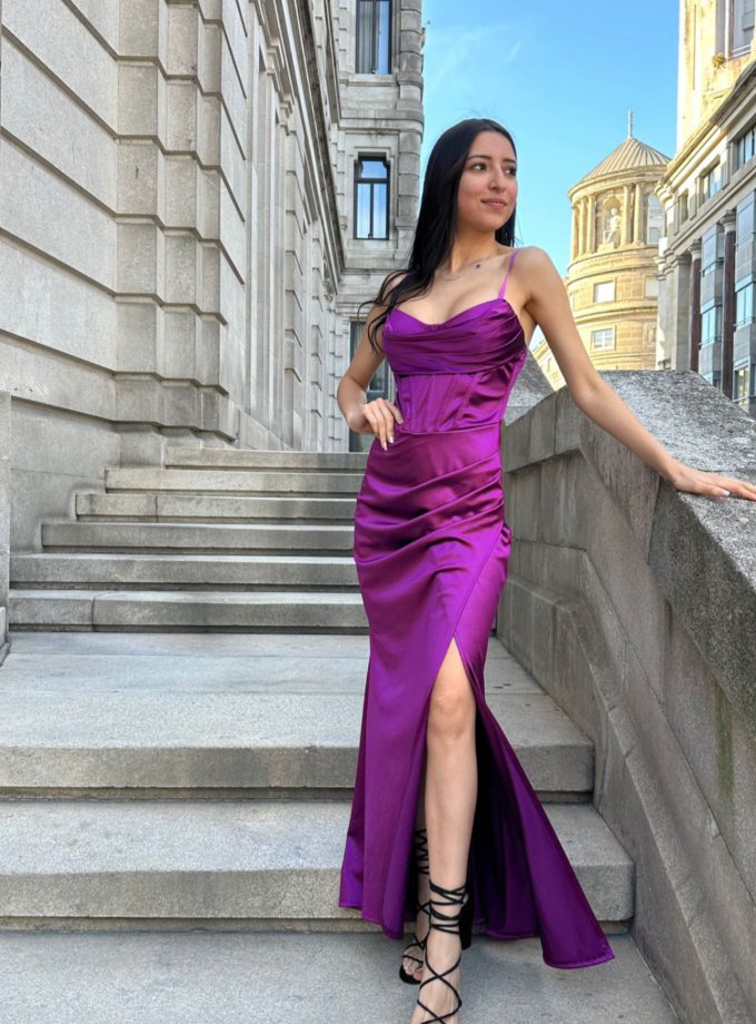 Vestido Seda Varillas