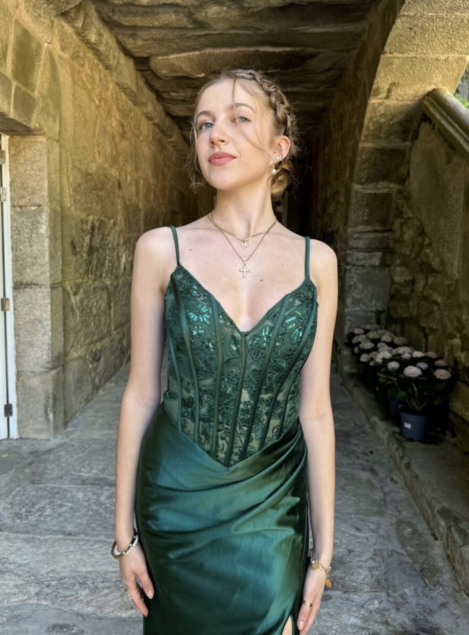 Vestido Seda Corpiño Varillas