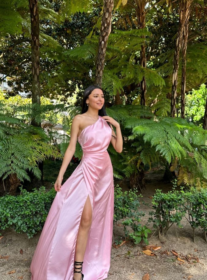 Vestido Asimétrico Seda Cola