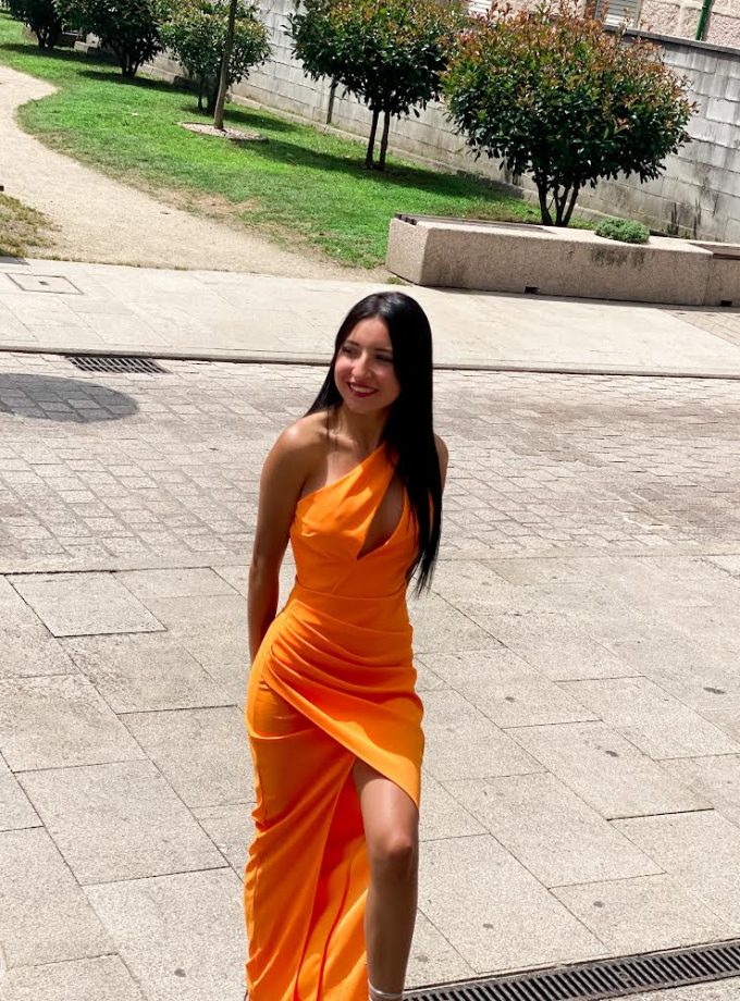 Vestido Yakarta Asimetrico Abertura