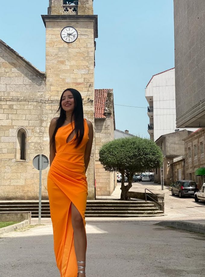 Vestido Yakarta Asimetrico Abertura