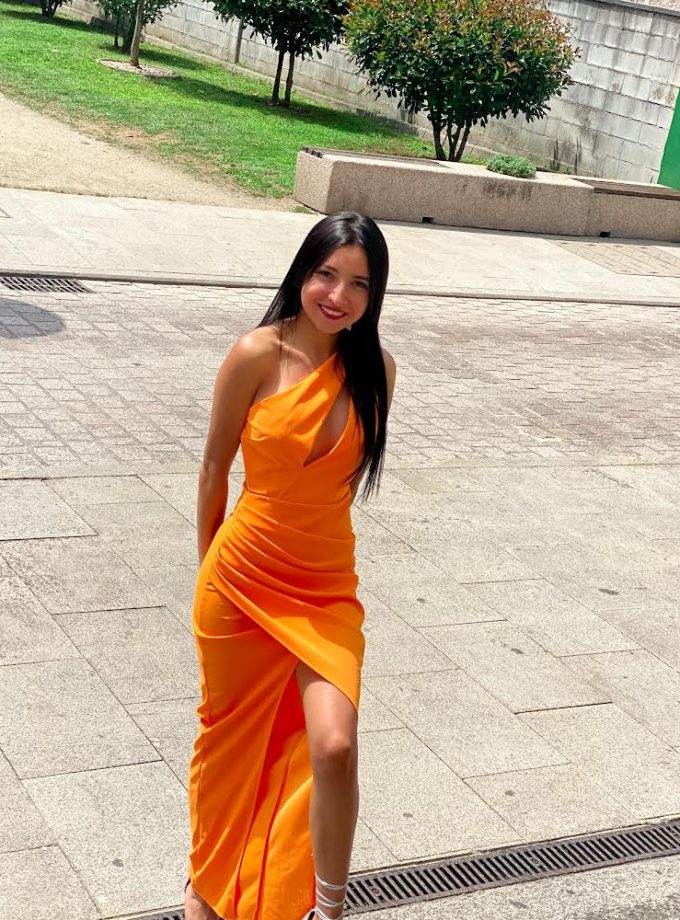 Vestido Yakarta Asimetrico Abertura