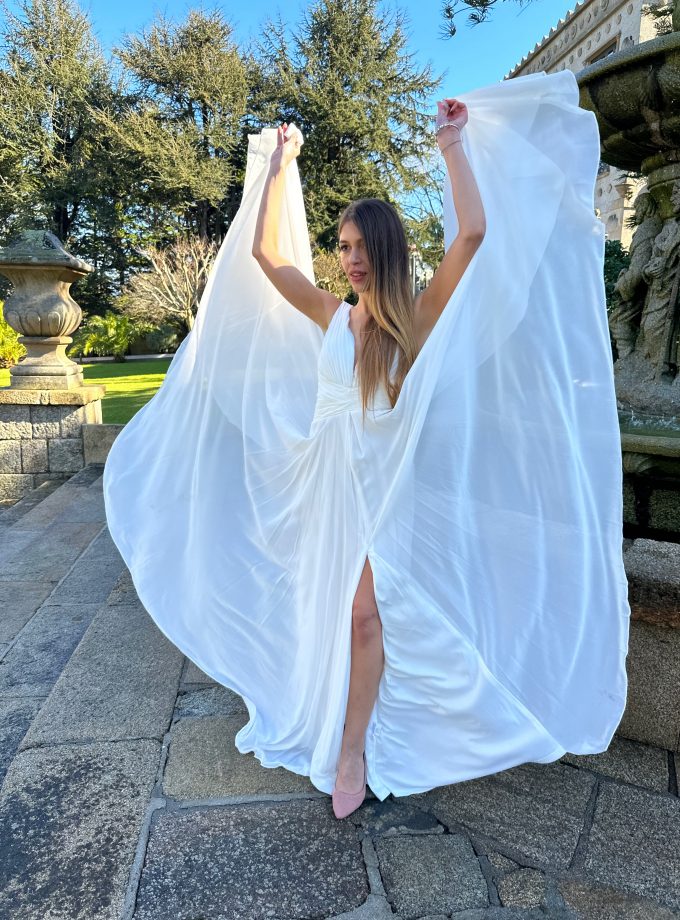 Vestido Dalia Escote Novia