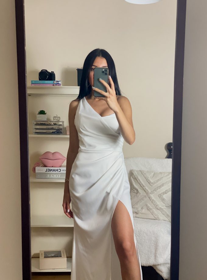 Vestido Asimétrico Abertura Seda Novia