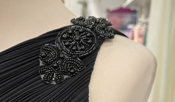 Aplique Pedrería Negro Mini