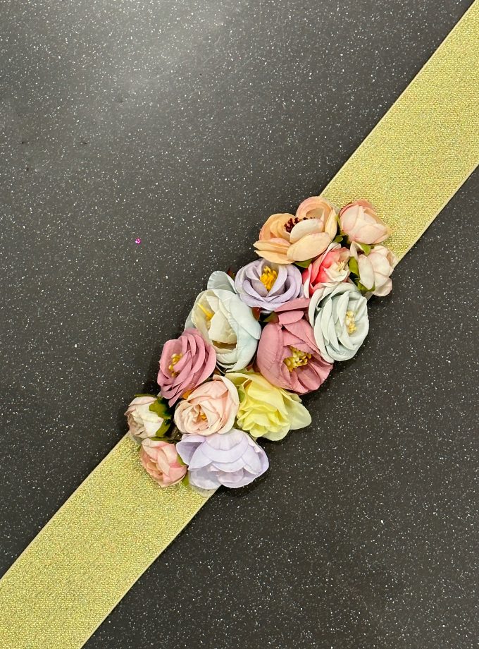 Cinturón Floral Elástico Dorado