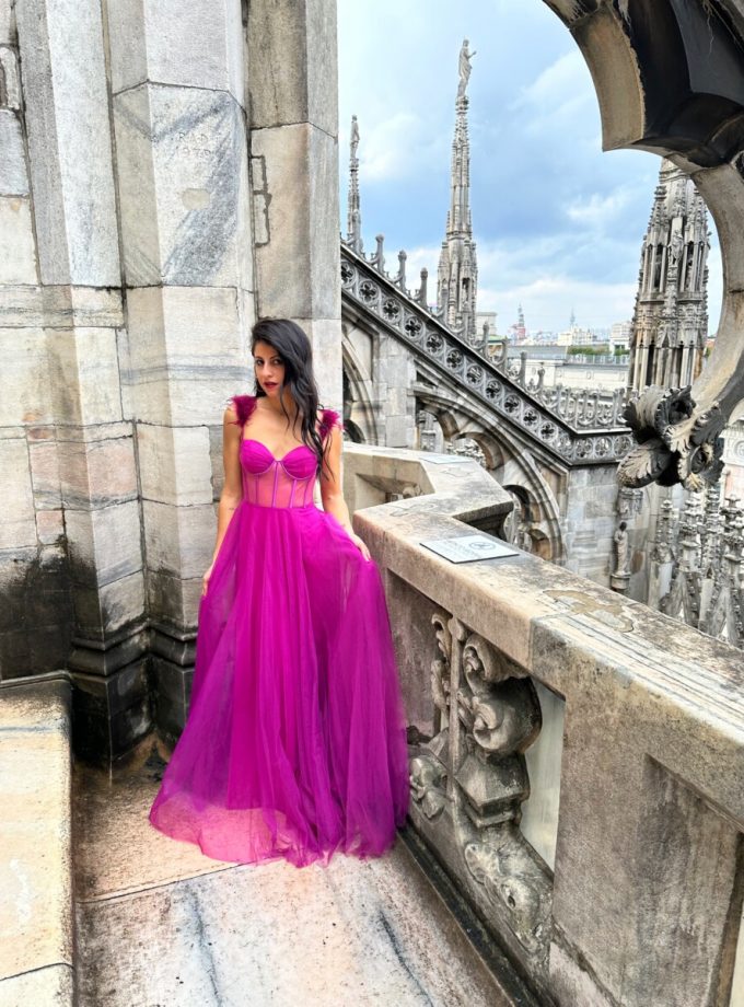 Vestido Corsé Transparecias Plumas