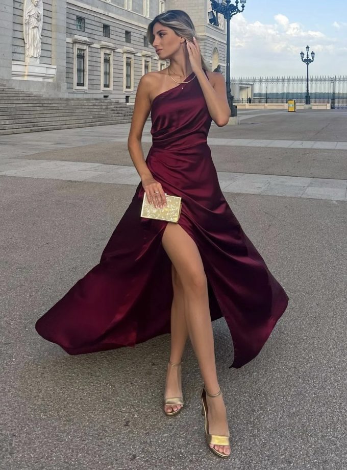 Vestido Asimétrico Seda Cola