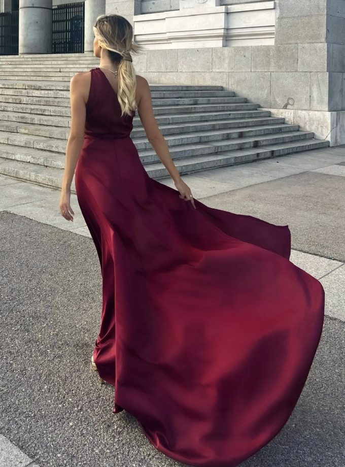 Vestido Asimétrico Seda Cola
