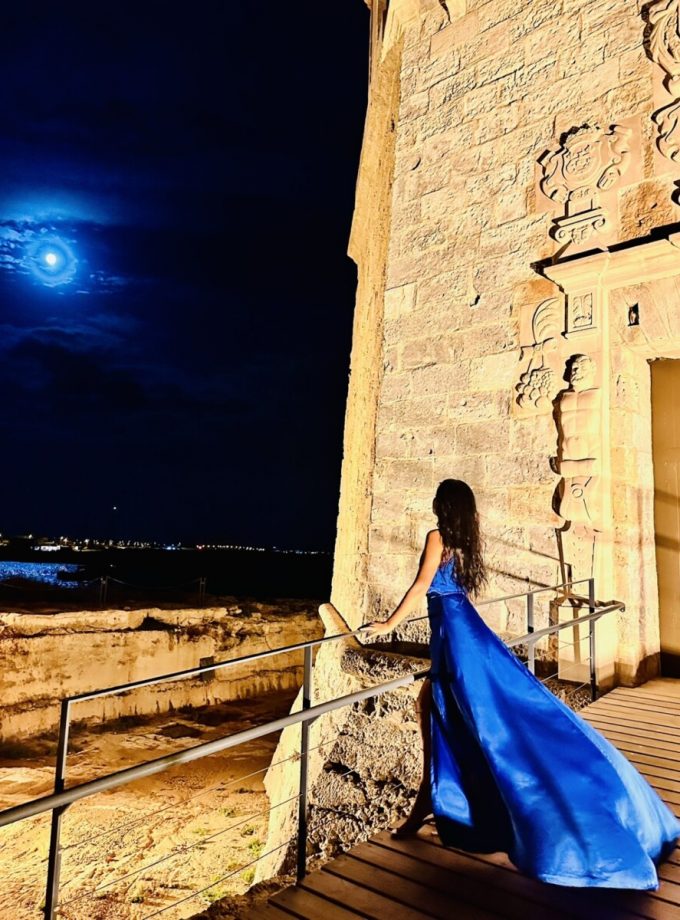 Vestido Asimétrico Seda Cola