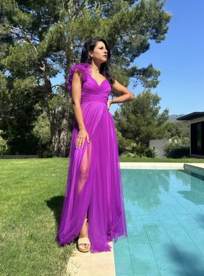 Vestido Tul Abertura Hombro