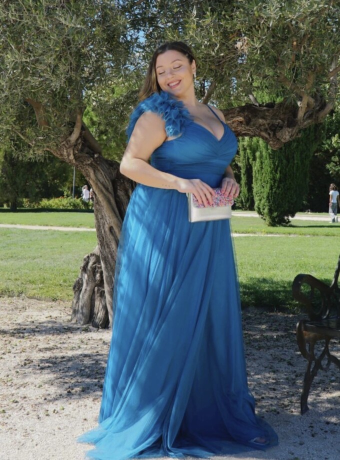 Vestido Tul Abertura Hombro Curvy