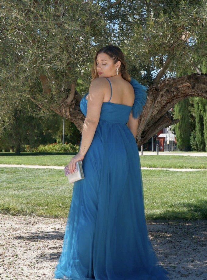 Vestido Tul Abertura Hombro Curvy