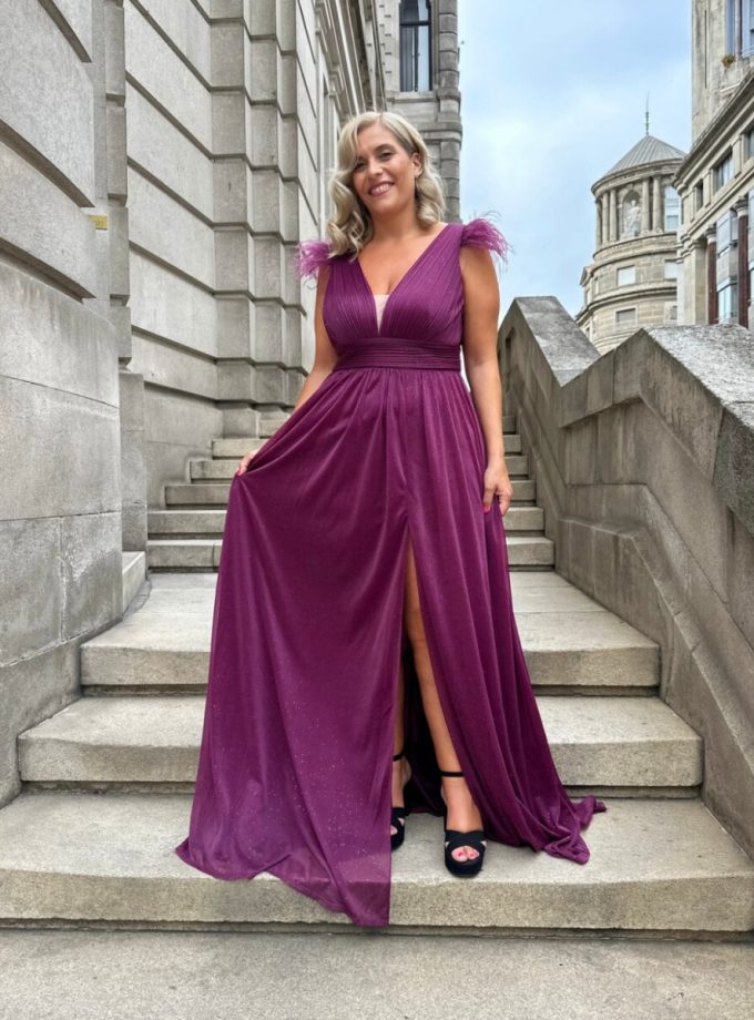 Vestido Plumas Hombros Curvy