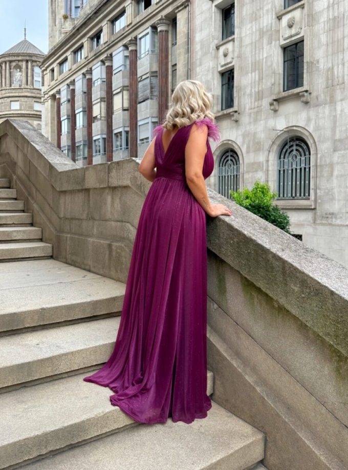Vestido Plumas Hombros Curvy