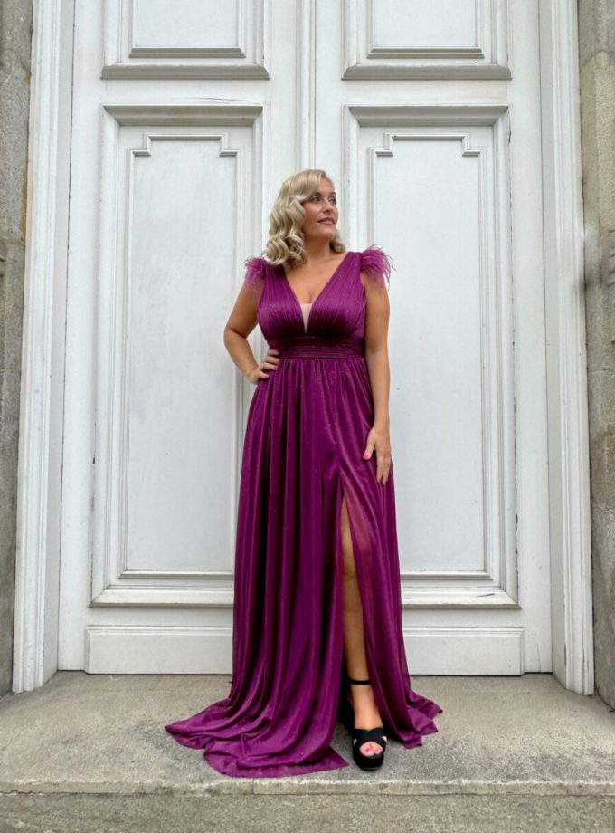 Vestido Plumas Hombros Curvy