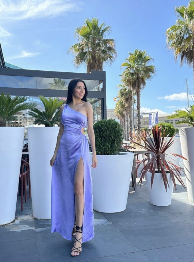 Vestido Asimétrico abertura Cintura