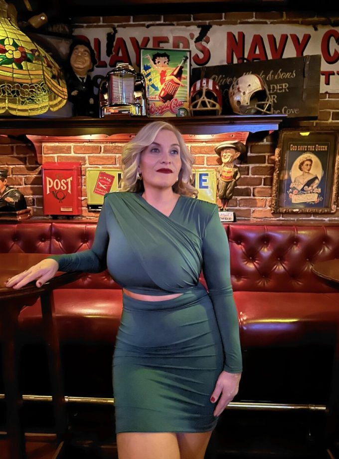 Vestido Hombreras Abertura