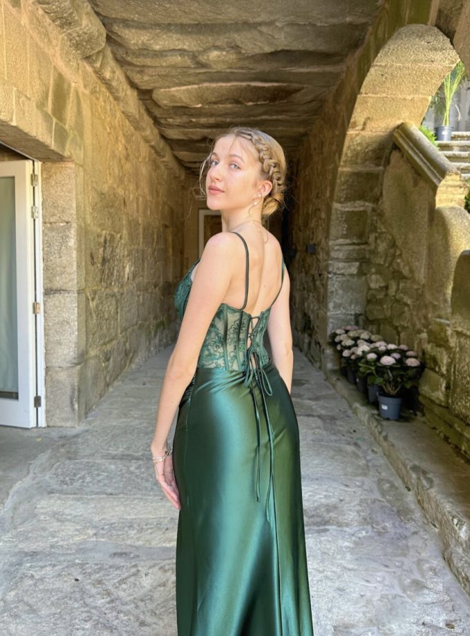 Vestido Seda Corpiño Varillas