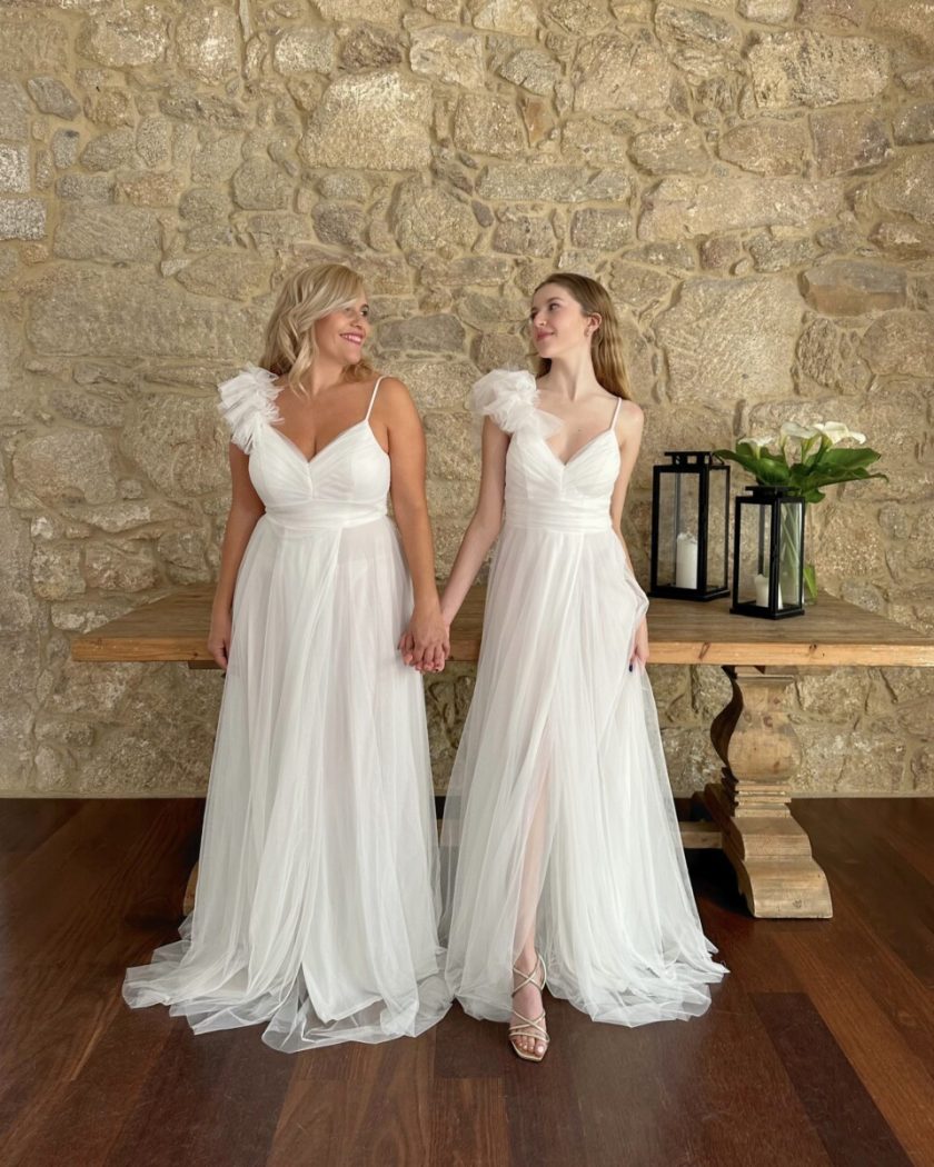 Vestido Tul Abertura Hombro Novia