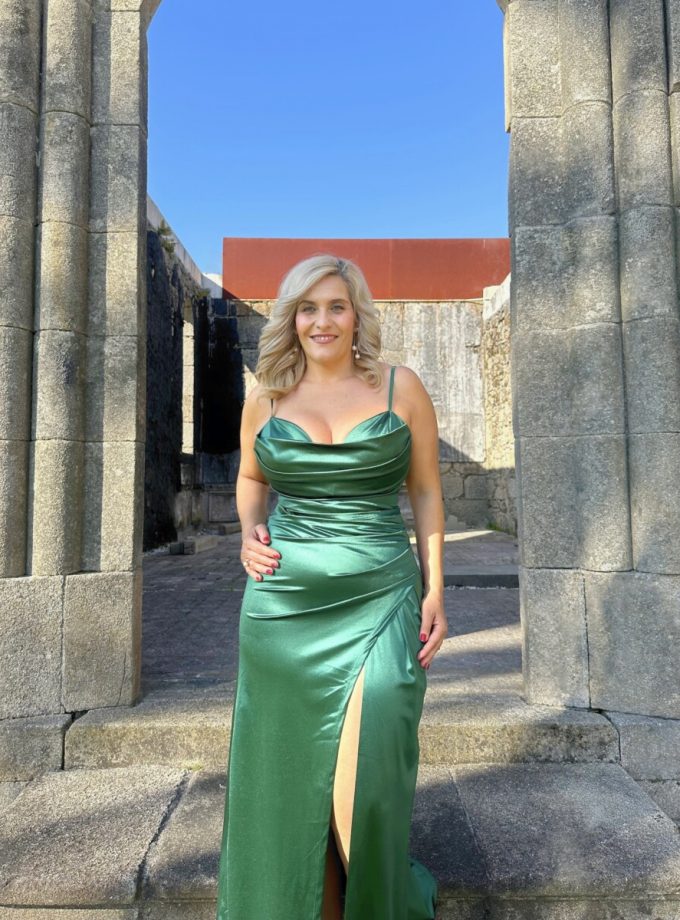 Vestido Seda Cascada Espalda Cruzada