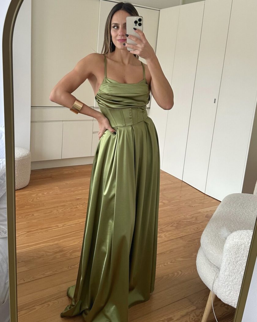 Vestido Seda Varillas Vuelo