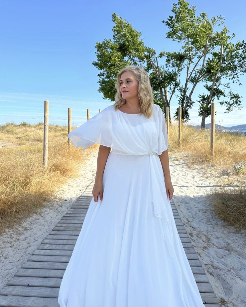 Vestido Capa Broche Flor Curvy - Imagen 11