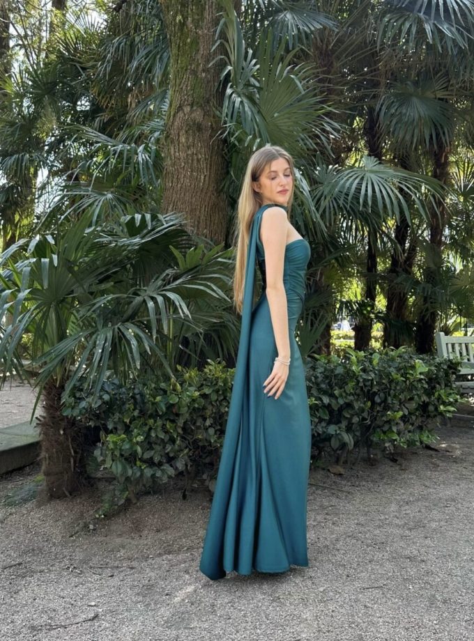 Vestido Sirena Cuello Alas