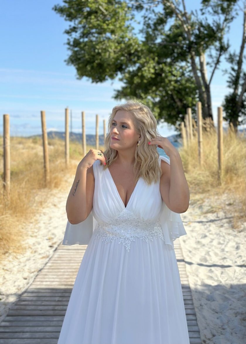 Vestido Capa Cintura Flores Curvy Novia - Imagen 7