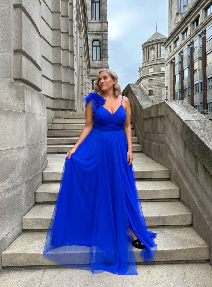 Vestido Tul Abertura Hombro Curvy