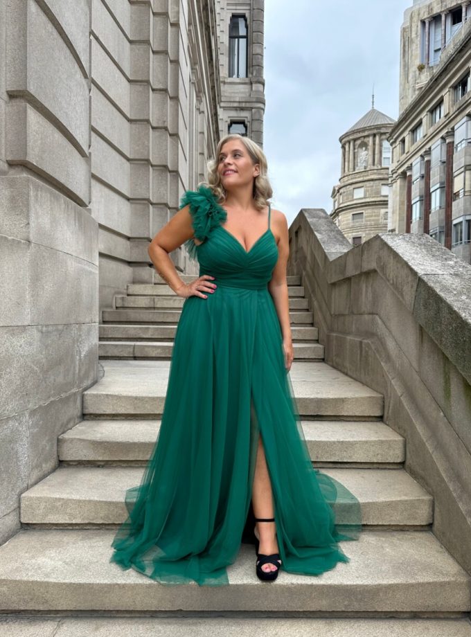 Vestido Tul Abertura Hombro Curvy