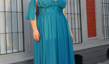 Vestido Capa Cintura Flores Curvy